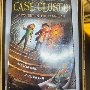 Case Closed: Mystery in the Mansion - Illustrated Adventure Book